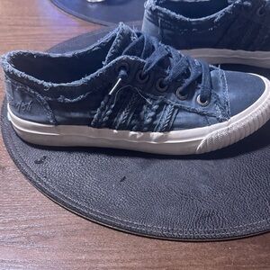 Women's Black Canvas Sneakers